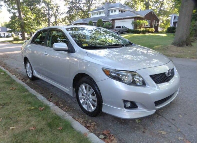 $1,000 For Sale 2010 Toyota Corolla