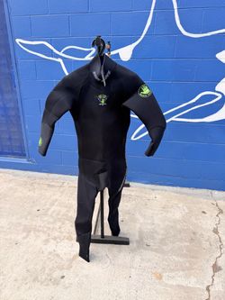 Body glove wet suit like new condition Medium