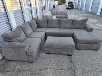 Fire Sale Excellent Condition! Gray Sectional