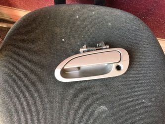 2005 Honda Accord left side door handle