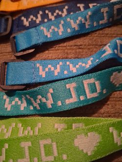 Bracelet W.W.J.D $2