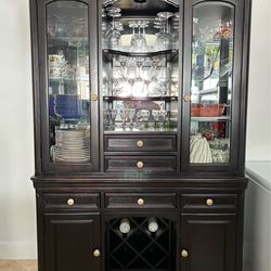 Elegant Solid Wood China Cabinet/Hutch