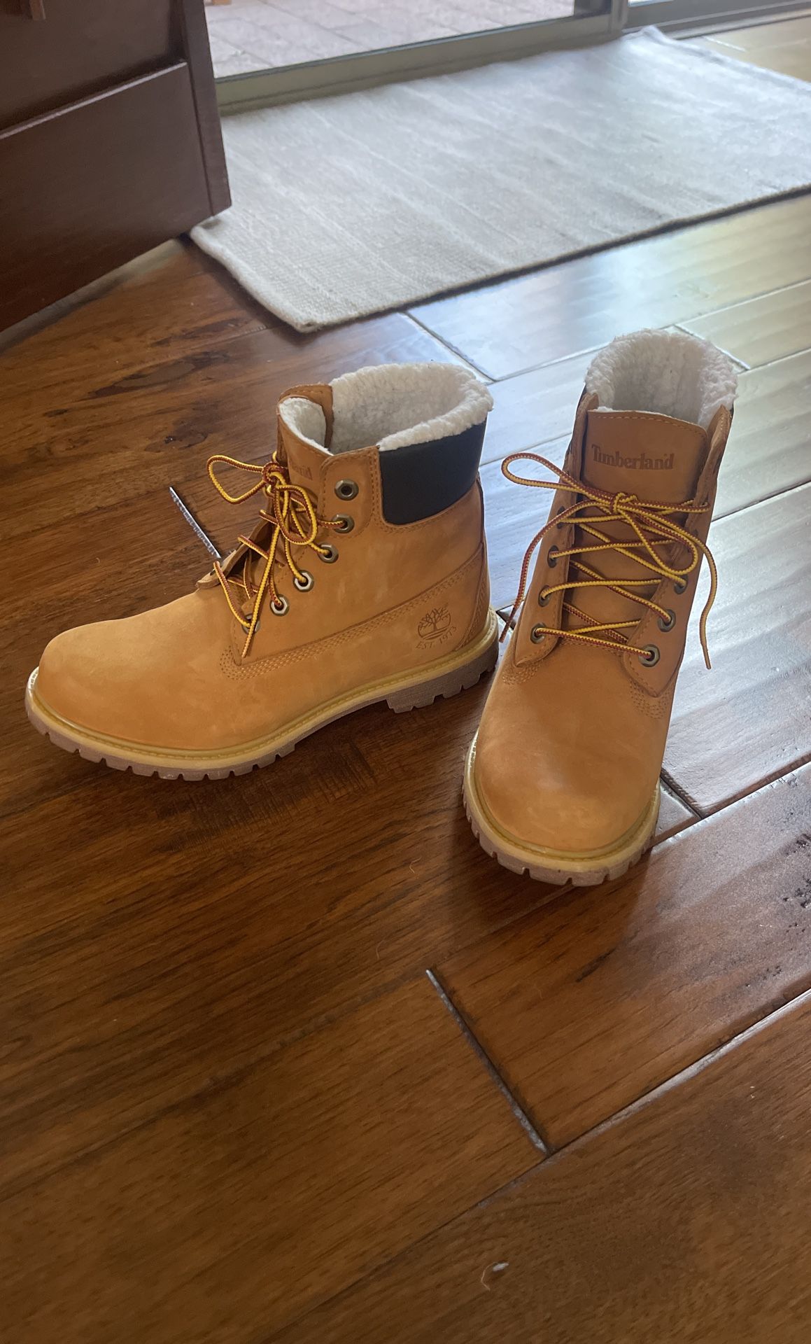 Timberland Boots Women’s Size 9.5