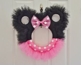 Minnie wreath for kids room custom made on order
