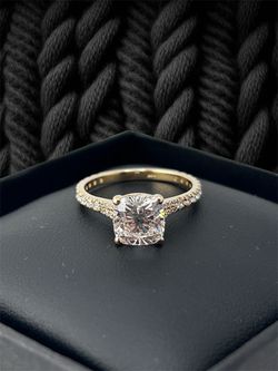14k Yellow Gold split shank Diamond Ring 💍