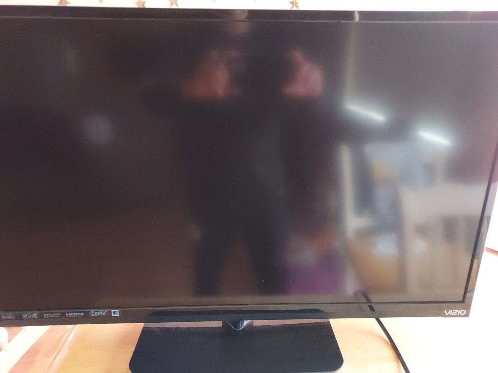 32-in Vizio TV