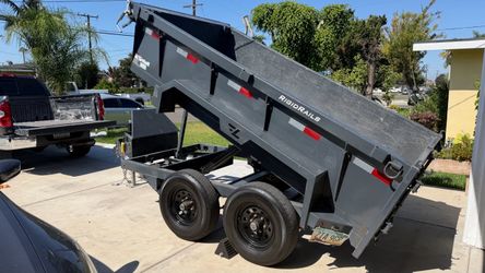 Lamar dump trailer