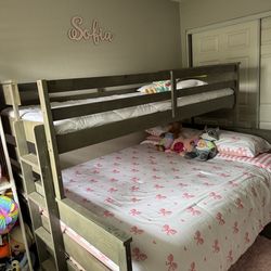 Twin XL/Queen bunk beds