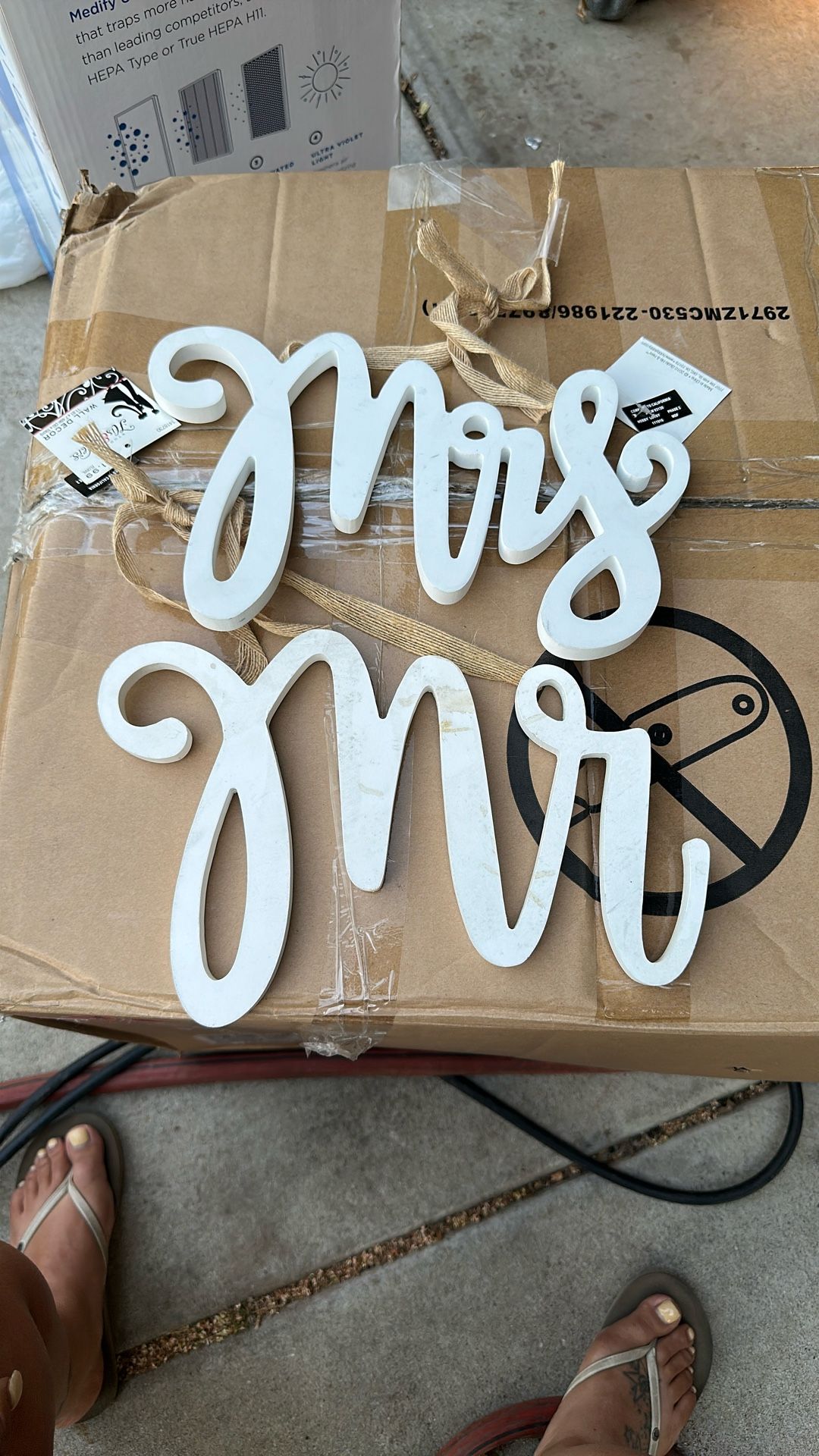 Brand New Mr & Mrs Sign