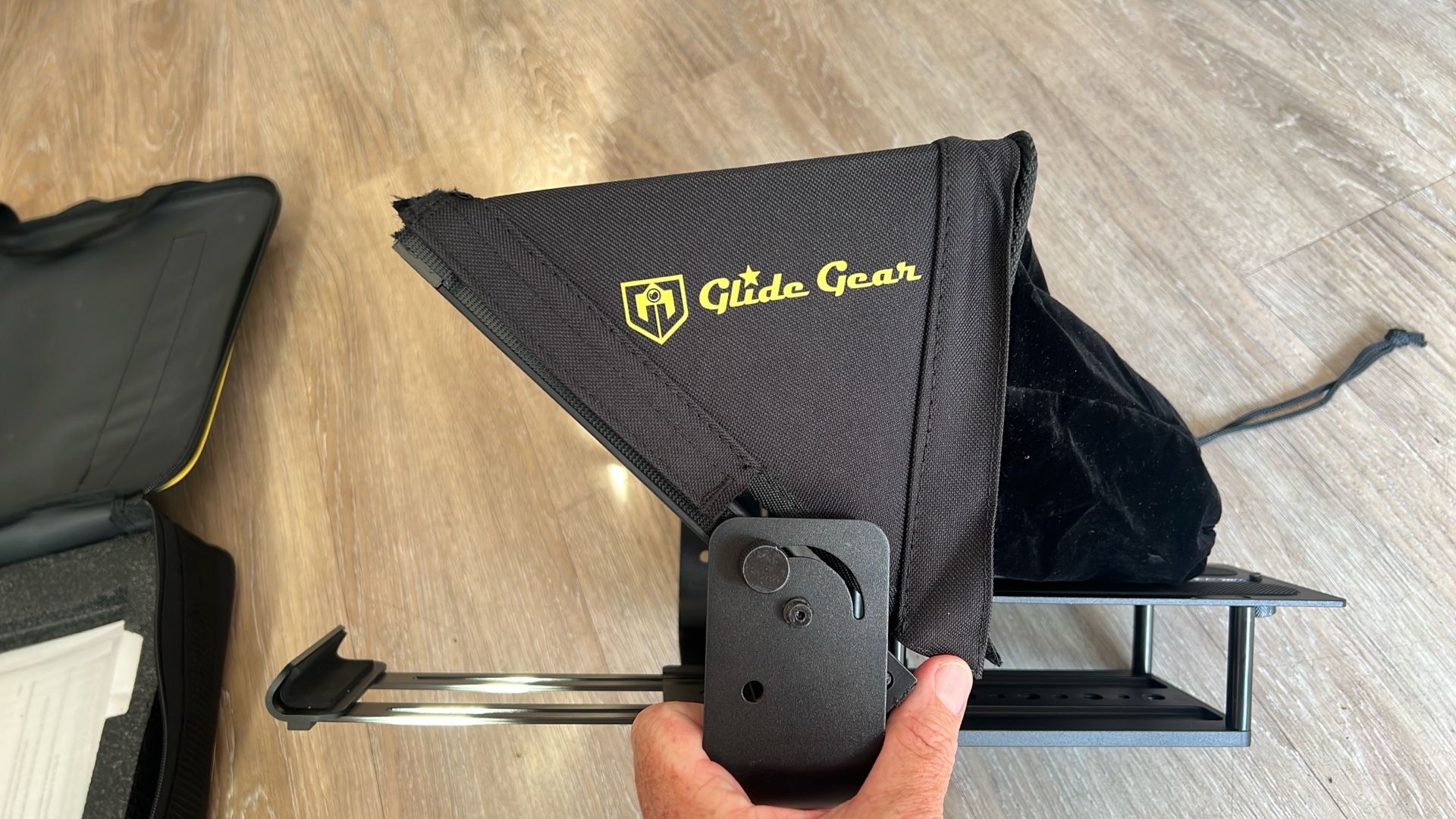 Glide Gear iPad Teleprompter