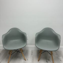 Plastic Chair With Wood Frame 