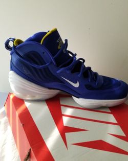 BRAND NEW NIKE SIZE 9.5
