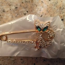 Broach And Pin Cat And Crown