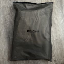 NEW essentials shorts,Light grey