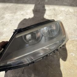2014 VW Jetta Headlight , Driver Side 