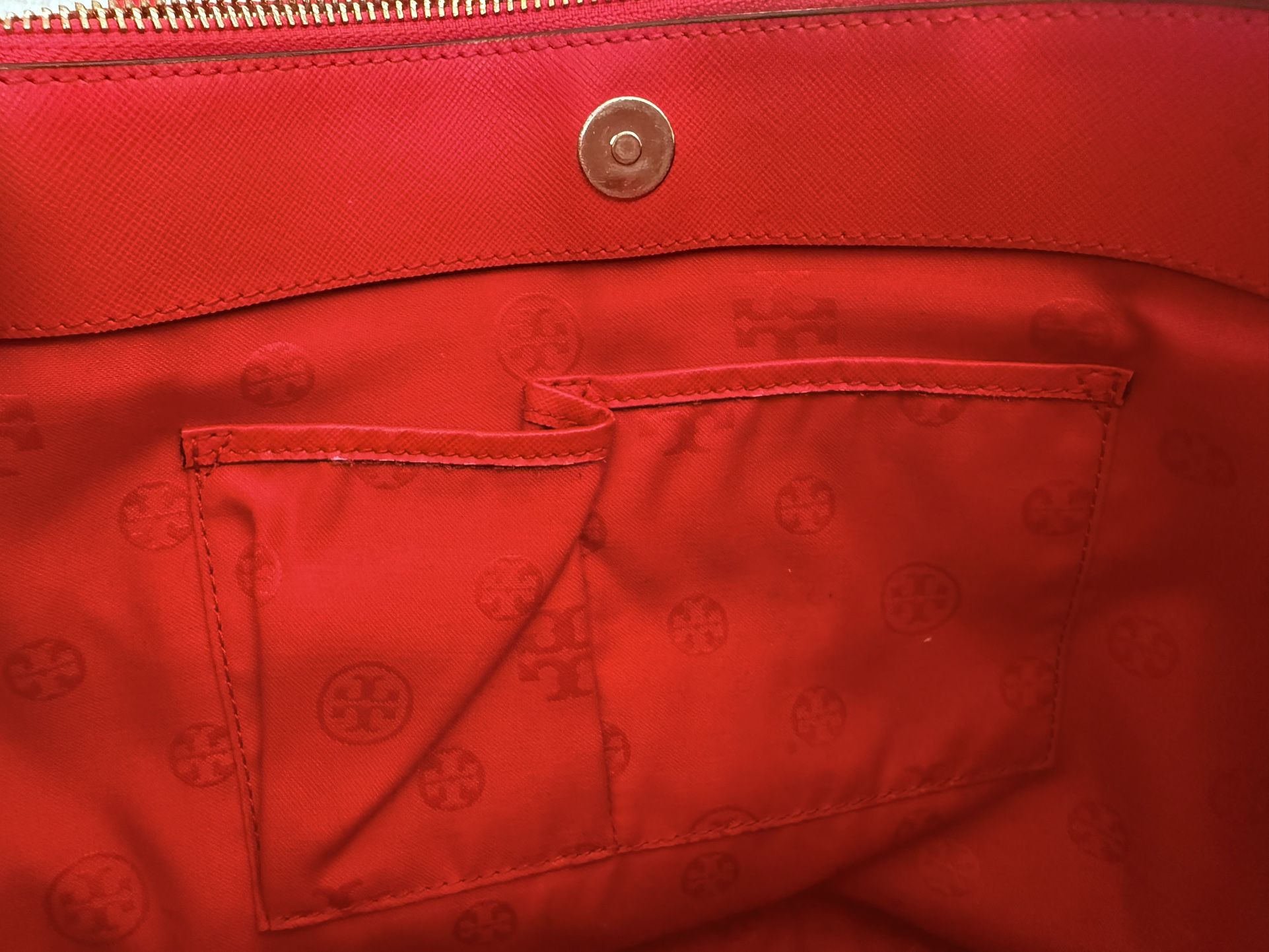 Gorgeous Tory Burch leather Tote Bag With Shoulder Strap