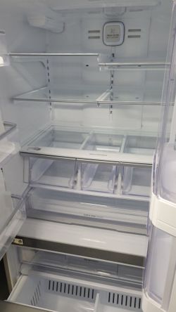 LG REFRIGERATOR WITH INSTAVIEW DOOR FEATURE WORKS GREAT CAN DELIVER ANYWHERE