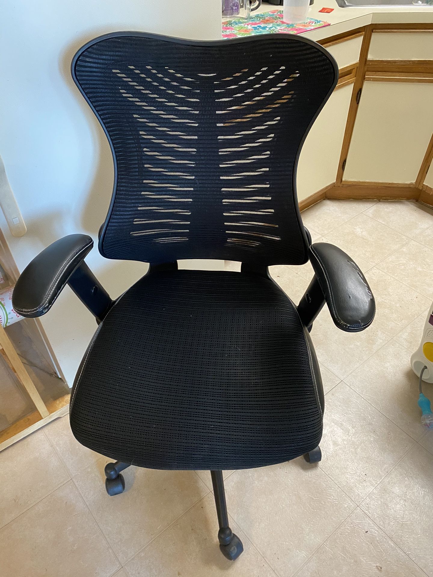 Ergonomic office chair