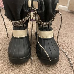 Woman Snow Boots Size 6