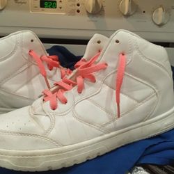 AND ONE High tops   (Size 8) Lot Of A Wear Left!