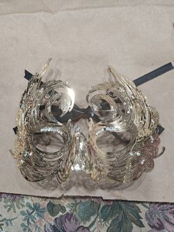 Metal Gold tone and crystal mask