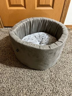 Deep cat bed