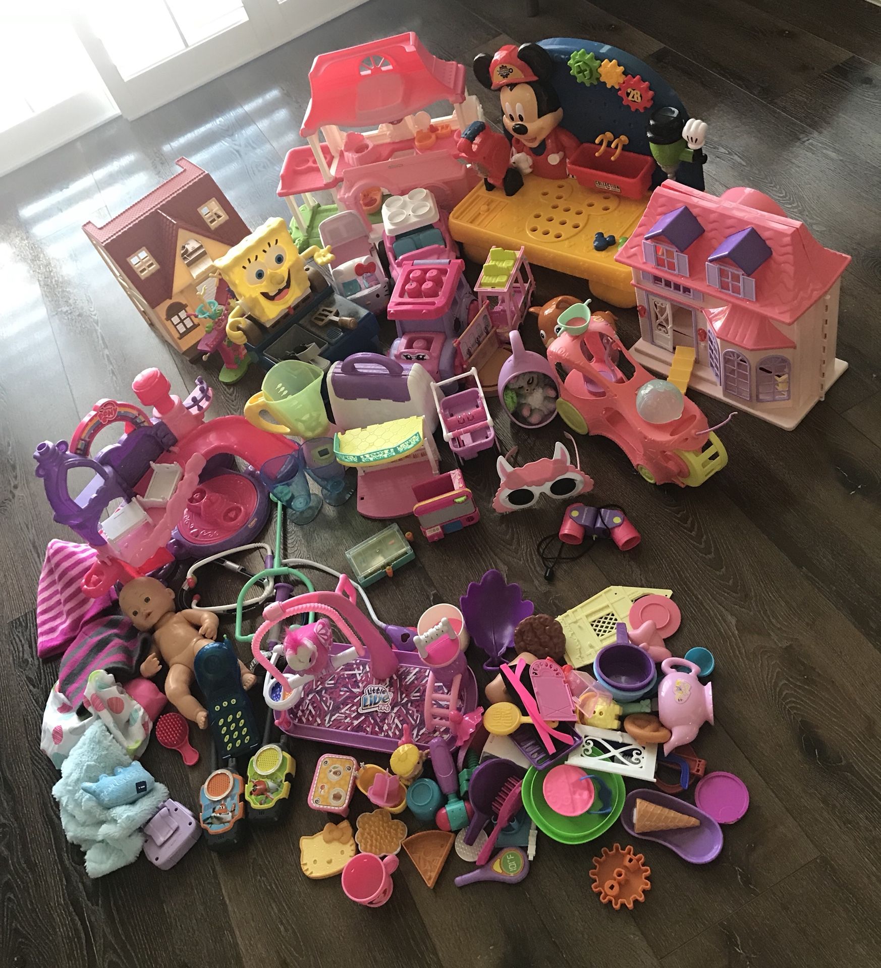 Mix lots of toys for girl
