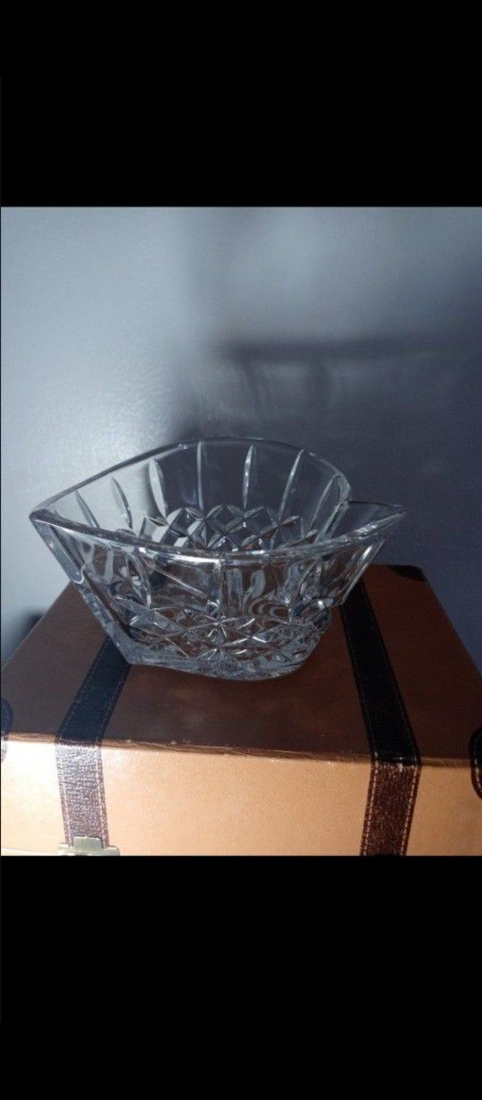 WATERFORD CRYSTAL BOWL - HEART SHAPE 6" - EB