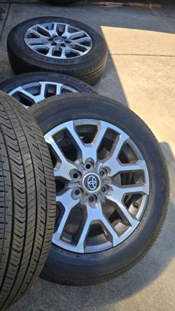 TOYOTA TUNDRA WHEELS AMD TIRES