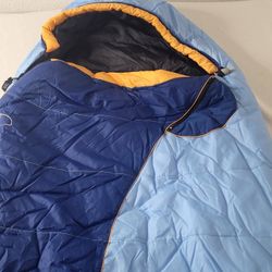 Vintage Sierra Designs "Rosa 3D" Polarguard 3D Mummy Sleeping Bag 78"x 31" Blue