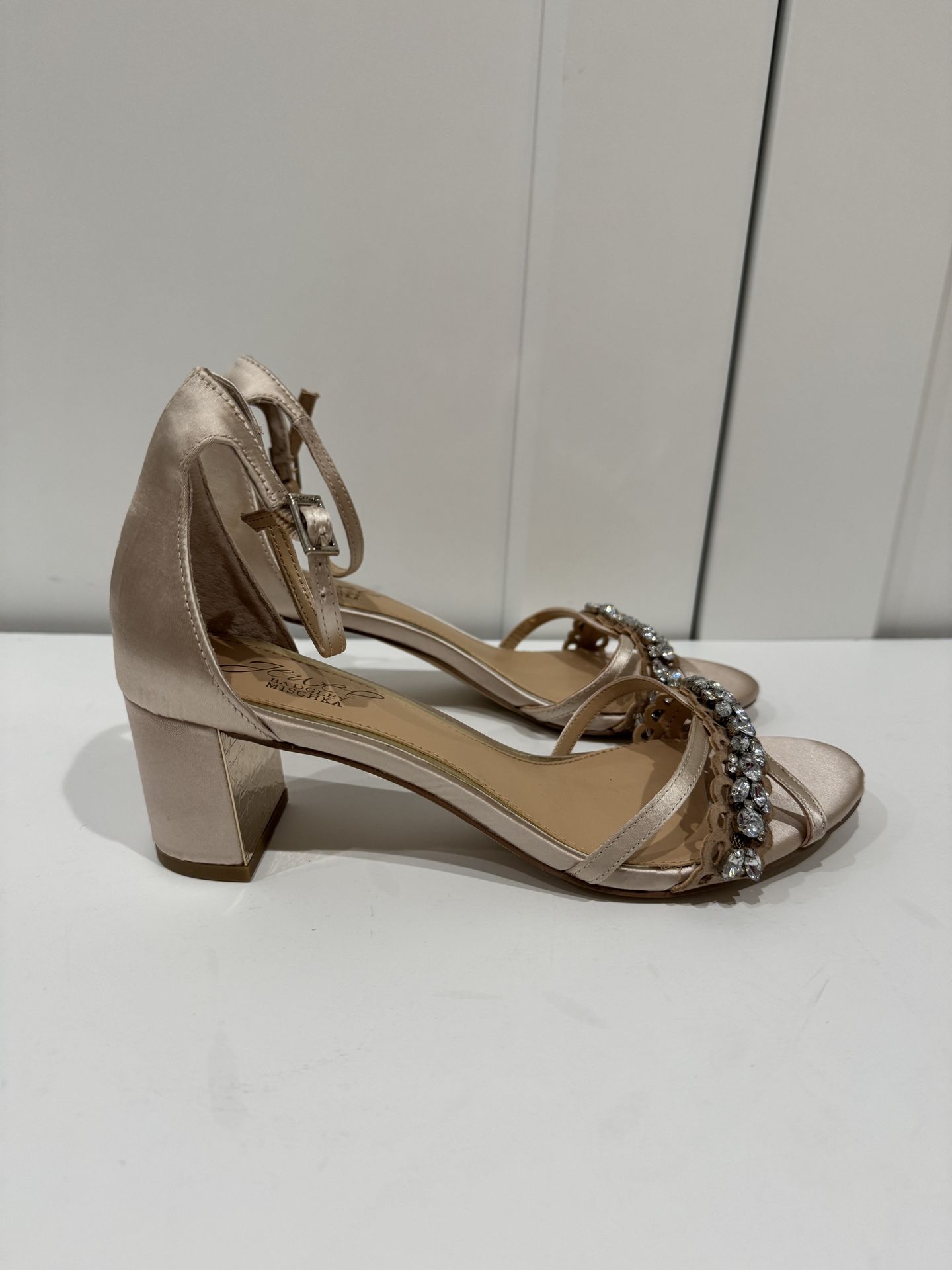 NEW Jewel by Badgley Mischka Giona, Size 6.5, Champagne Satin Block Heel Sandals