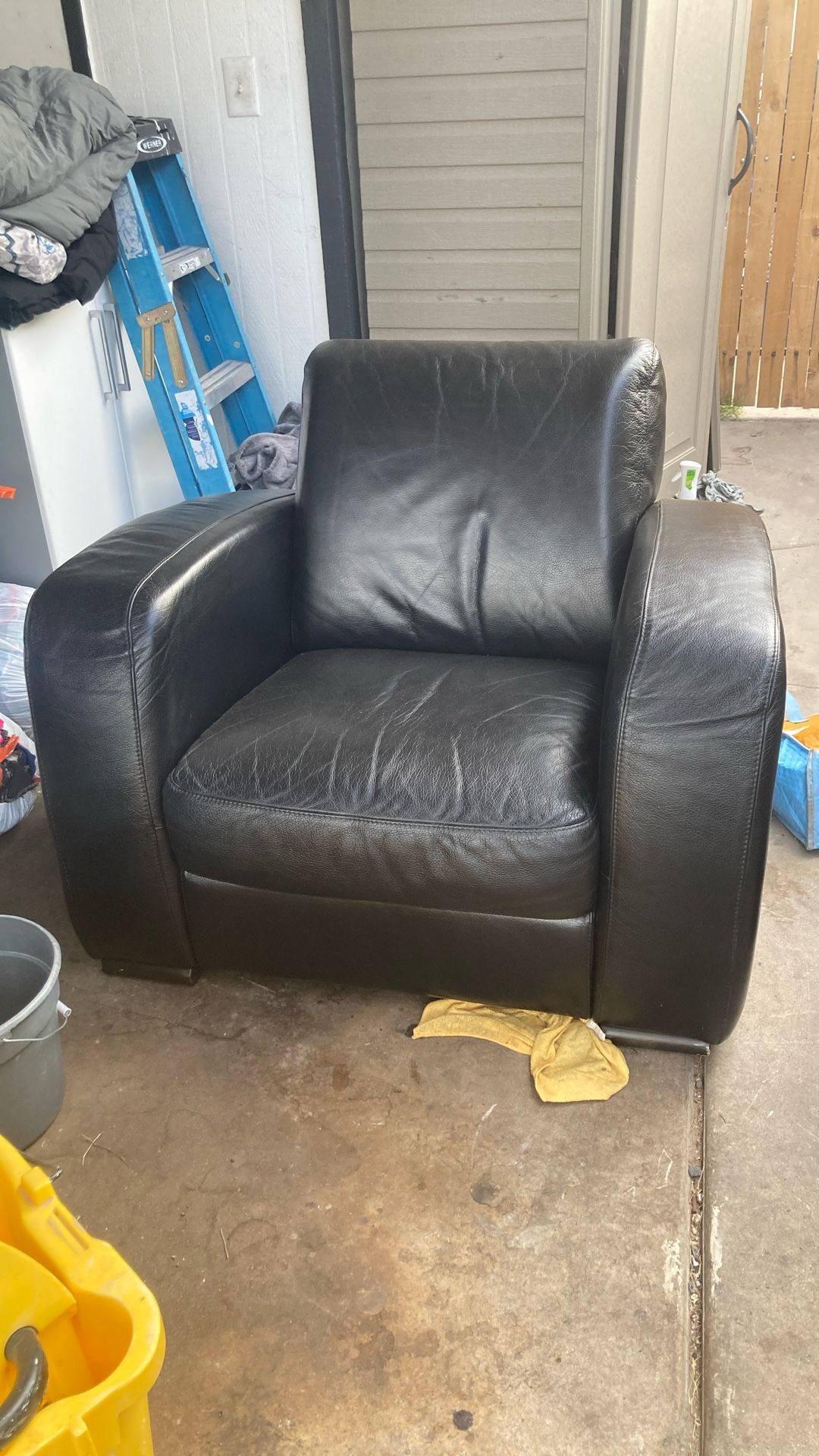 Leather Love Couch 