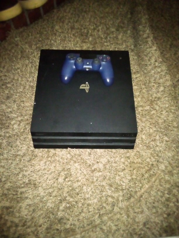PS4 w/Controller Upgraded HD to 1TB