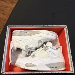 Air Jordan 4 Oreo’s Size 10