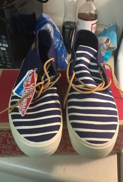 Brand new size 10 women Vans with box
