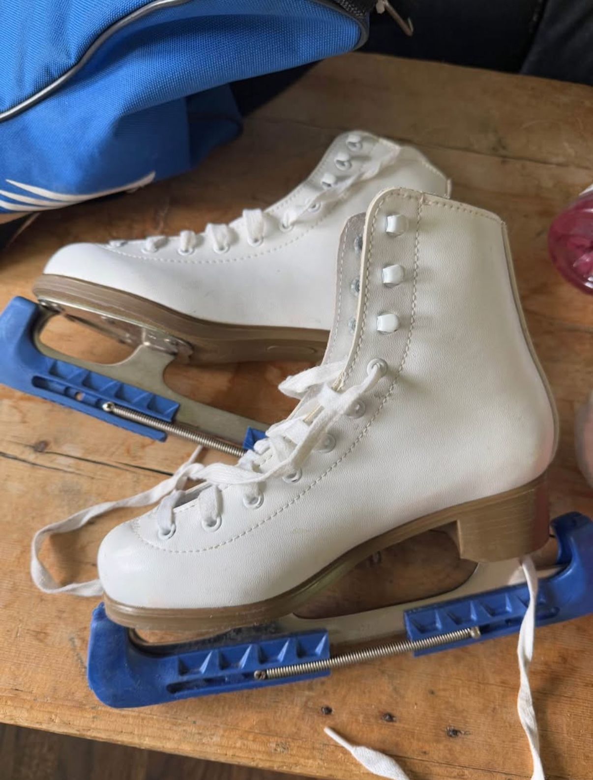 Girls Figure skates