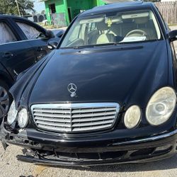 2005 Mercedes Benz E320 