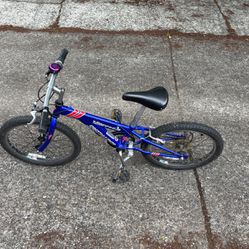 Kids Specialized Hotrock 20” Bike