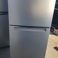 WHIRLPOOL 24" REFRIGERATOR WORKS GREAT CAN DELIVER ANYWHERE 