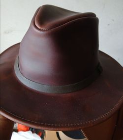 Men's leather Henschel hat
