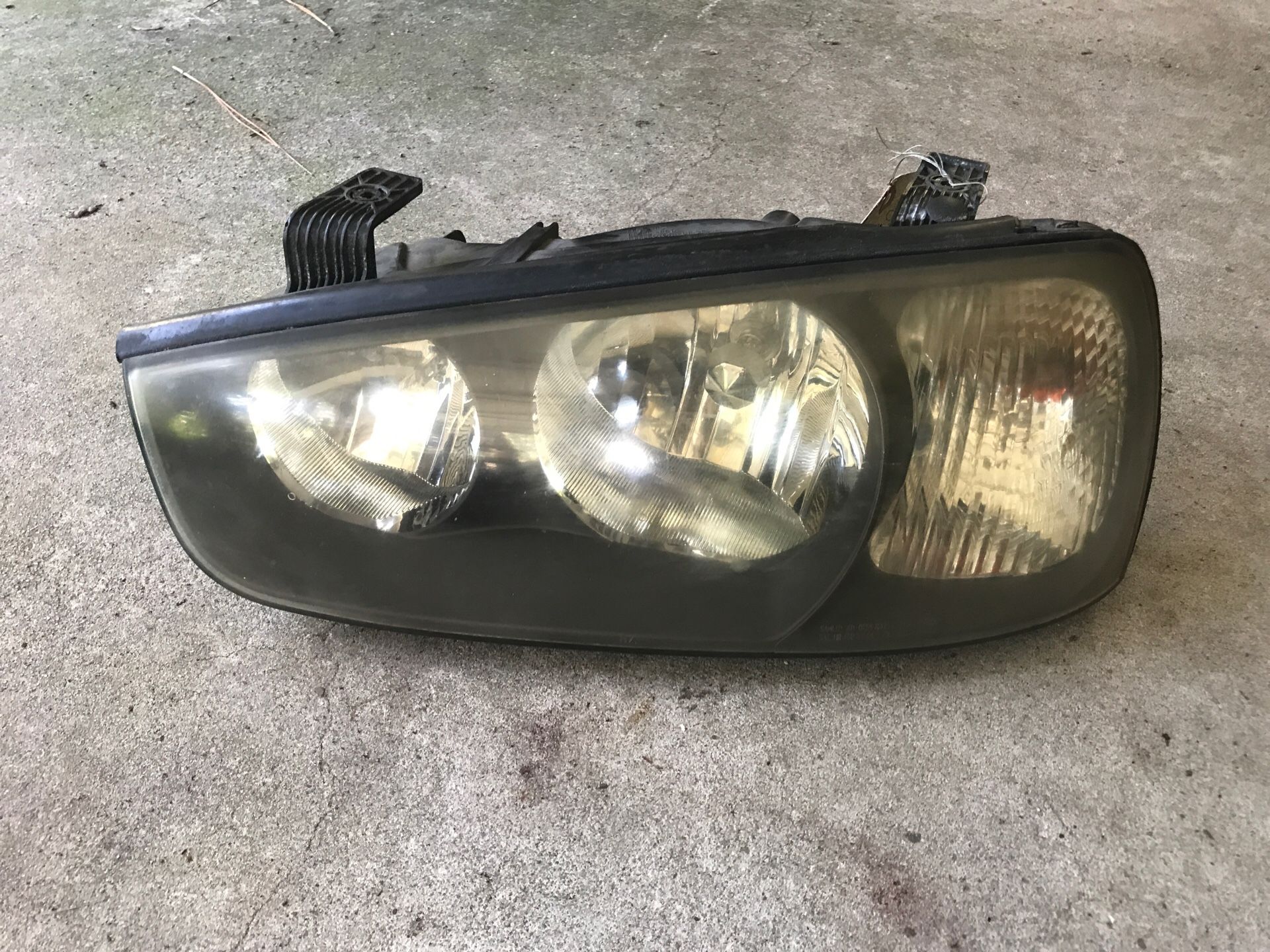 01-03 Hyundai Elantra left drivers side headlight