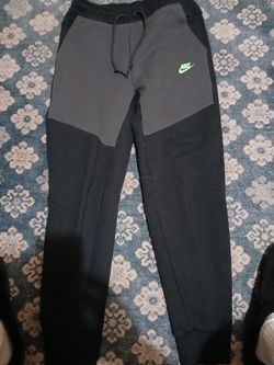Nike Tech sweatpants size medium