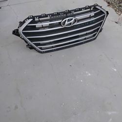 Kia Elantra 2017-2018 Grill Used Oem 