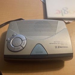emerson am/fm Digital Led Clock Radio