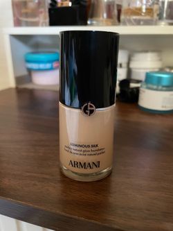 BRAND NEW Armani Luminous Silk Foundation