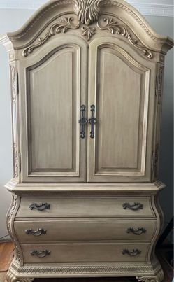 Armoire dresser