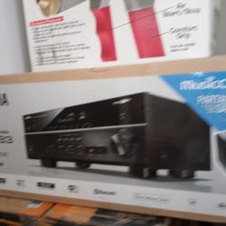 Yamaha Tuner RX-V 483 Brand New In The Box $300... Don't Come With Low Ball Offers Please.. Free Local Delivery