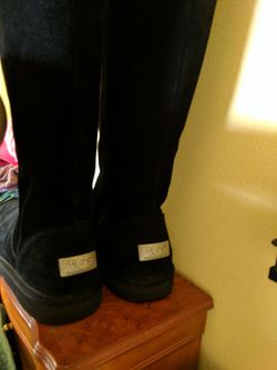 Women's size 10 tall uggs