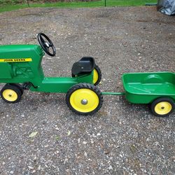 Child's John Deer Tractor & Trailer
