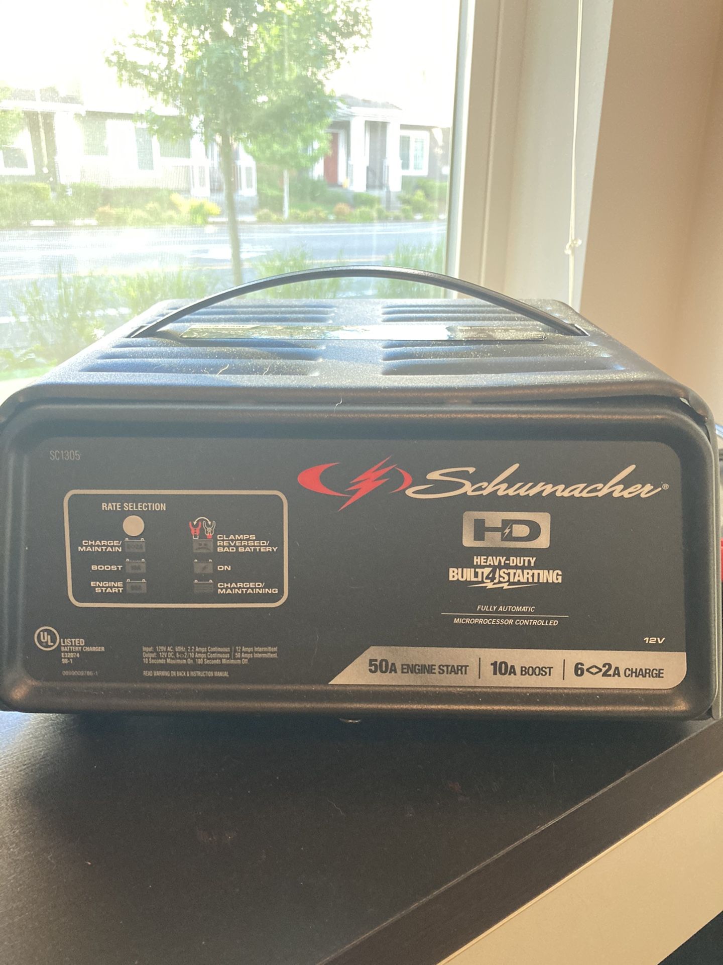 Schumacher SC1305 6/2/10/50A 12V Fully Automatic Battery Charger/Engine Starter